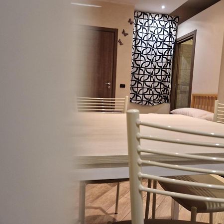 Mia Casa Apartment มอนซา ภายนอก รูปภาพ