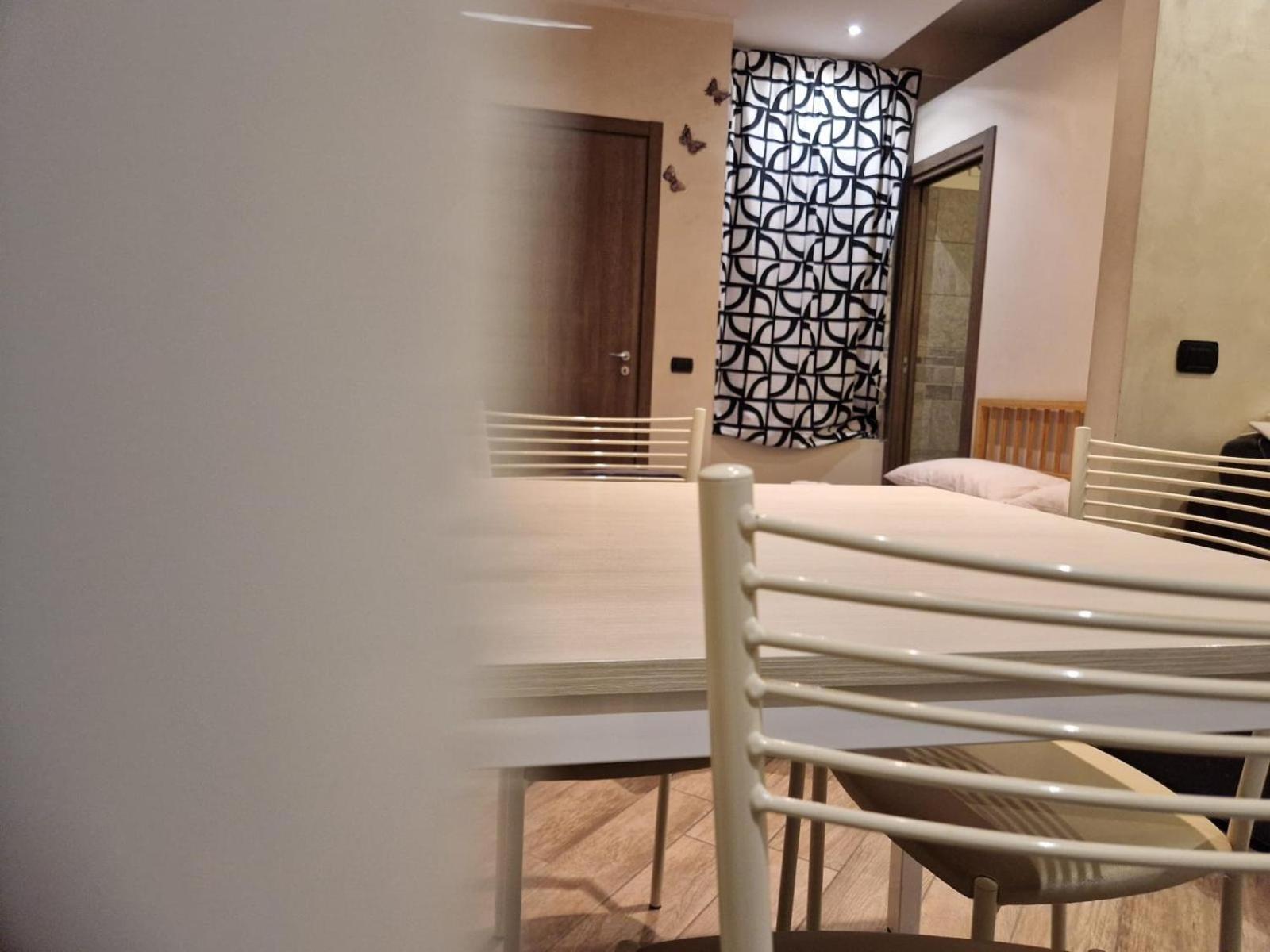 Mia Casa Apartment มอนซา ภายนอก รูปภาพ